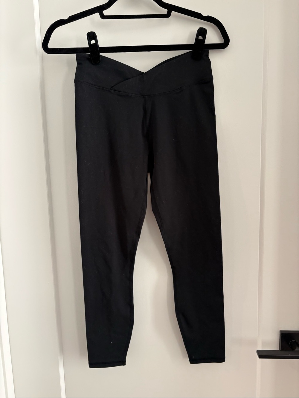 Fabletics Black V-Waist Leggings